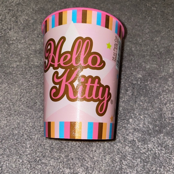 Hello kitty plastic cup - Picture 2 of 3